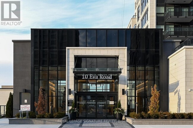 Building Photo - 10 Eva Rd