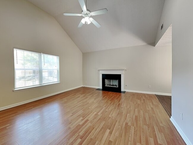 Building Photo - 1939 Redwood Trace