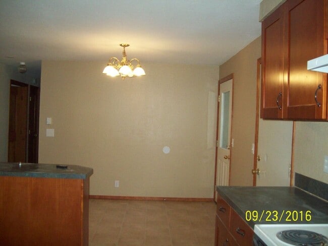 Building Photo - 2720 S 11th St