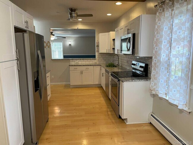 Building Photo - 8 James St