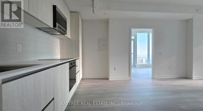 Photo du bâtiment - 110 Broadway Ave