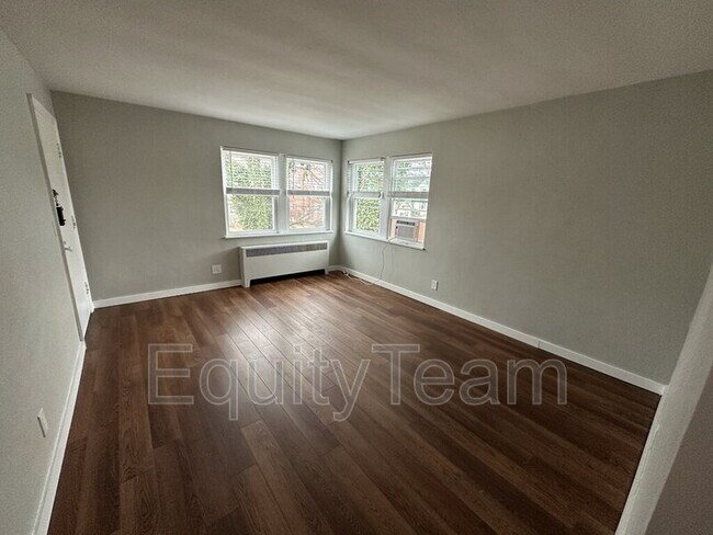 Photo - 1219 Franklin Ave Apartment