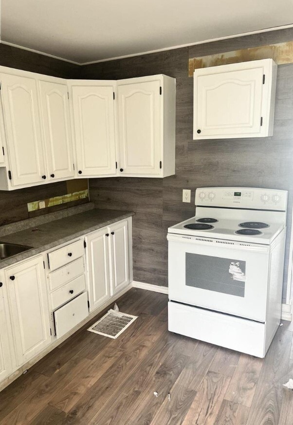Building Photo - Spacious 1 Bed / 1 Bath Unit | $1749/month - Utilities + Parking Included