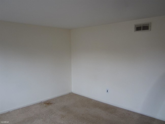 Foto del edificio - 2 br, 1.5 bath House - 74 Dewsbury Ln