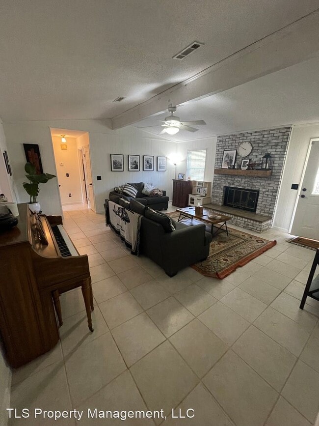 Building Photo - 3 br, 2 bath House - 105 Arapaho Court