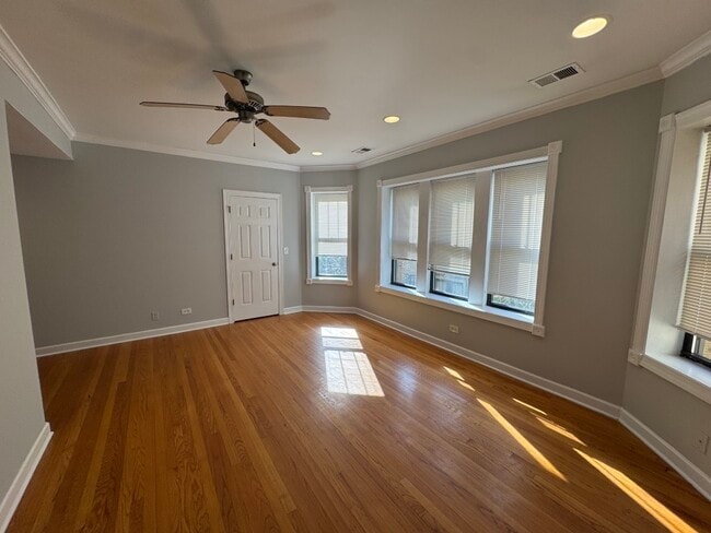 Foto del edificio - 6442 N Leavitt St