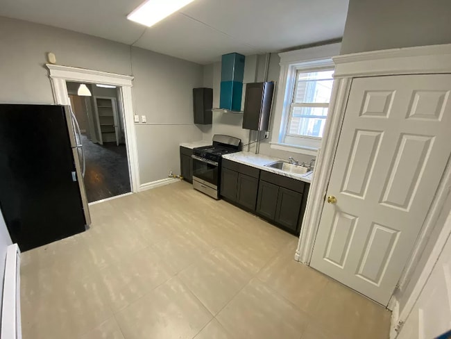 Building Photo - 533-534 4th St