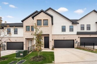 Building Photo - 2366 Usman Dr