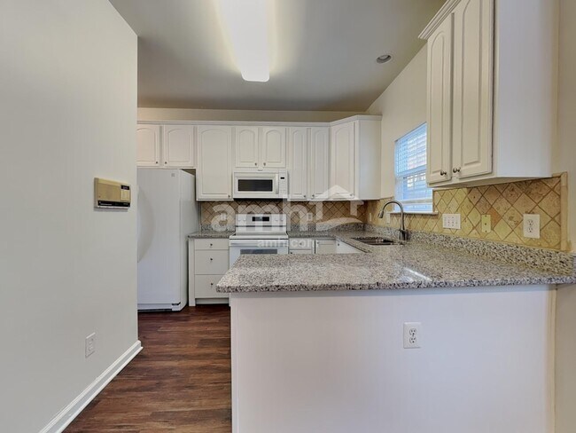 Foto del edificio - 3104 Gross Ave