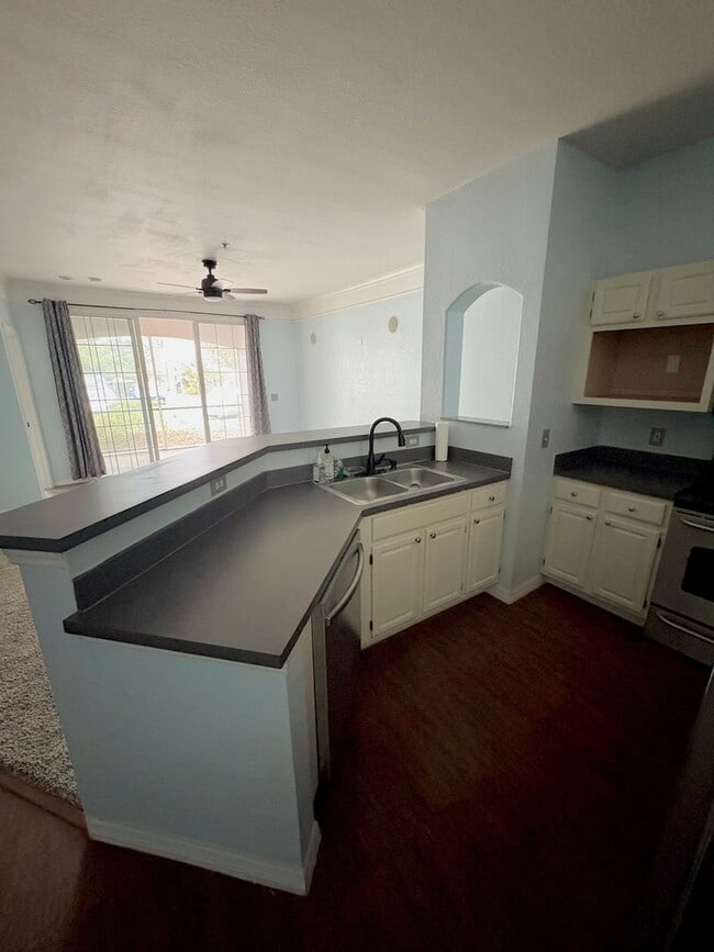 Foto del edificio - AVAILABLE NOW: First-floor 2-bedroom, 1-ba...