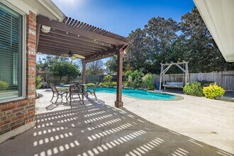 Building Photo - 5630 Ashford Ridge Ln