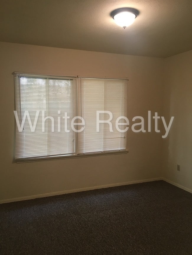 Building Photo - 4417 N Bellflower Blvd