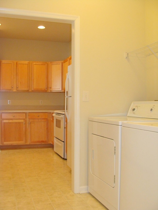 Foto del edificio - 635 Woodbrook Dr