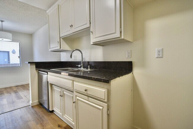 Building Photo - 14710