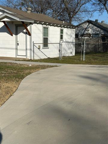 Building Photo - 418 Hallvale Dr