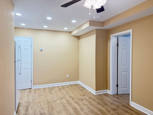 Foto del edificio - 8716 Plymouth St