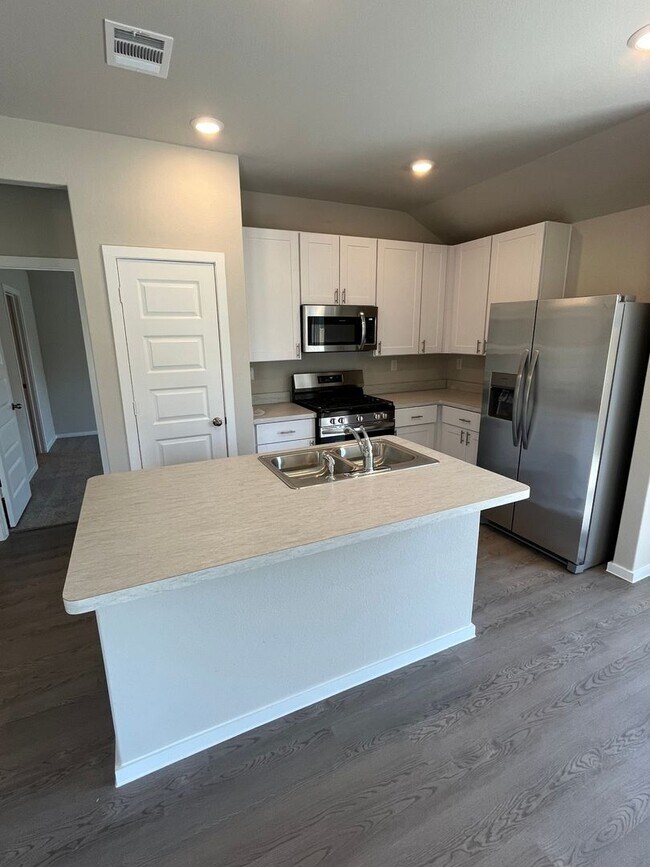 Foto del edificio - 3/2 - House in Montgomery(Magnolia ISD).