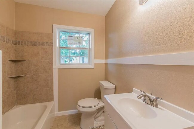 Foto del edificio - 905 N Banks St