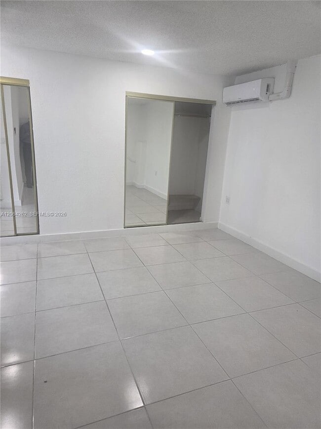 Building Photo - 1235 SW 136th Pl