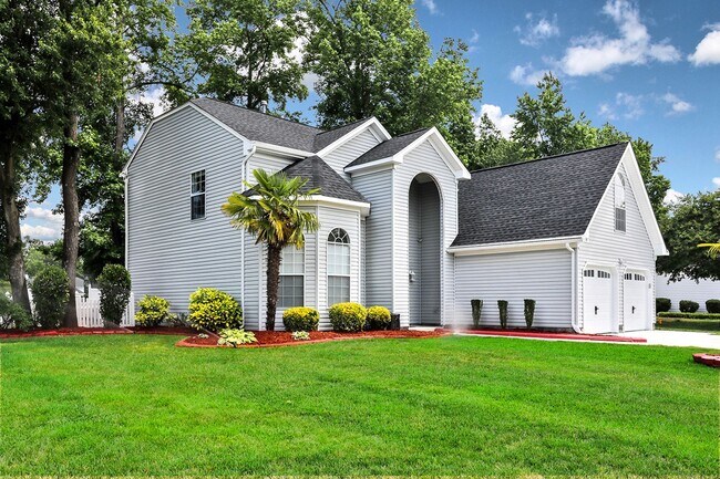 Foto del edificio - Beautiful 5 bedroom home in Grassfield Area of Chesapeake, VA