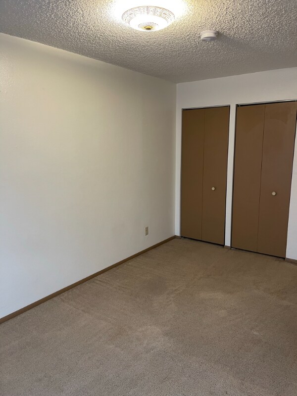 Foto del edificio - 932 E Washington St