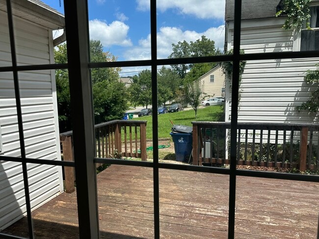 Building Photo - 316 Graves Ave
