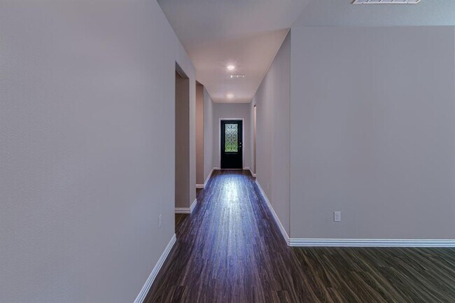 Foto del edificio - 416 Ronda Rd