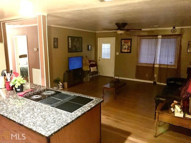 Foto del edificio - 2298 Avondale Mill Rd