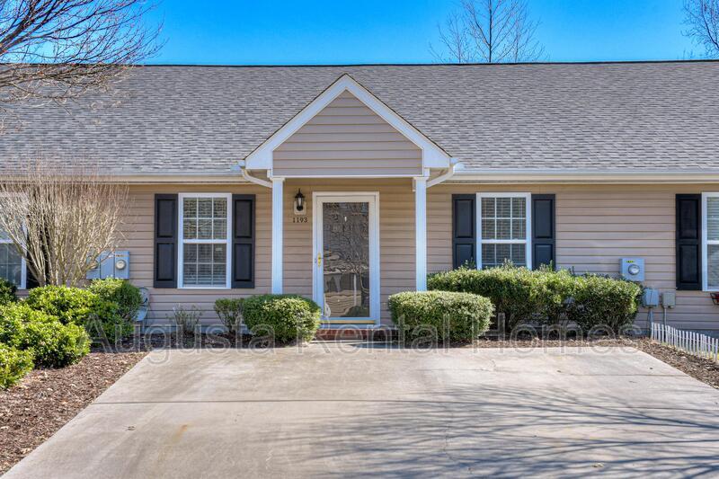 Foto principal - 1193 Bison Way