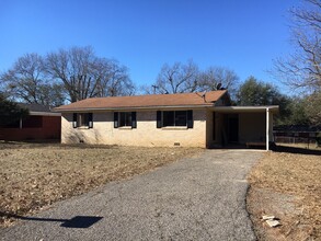 Building Photo - 916 Schley St