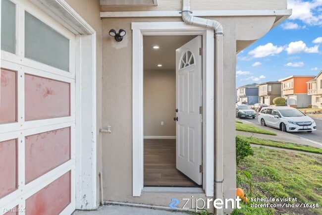 Building Photo - Studio, 1 bath House - 67 Palmdale Ave, Da...