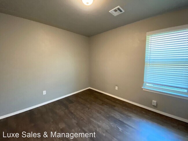Foto del edificio - 3 br, 2 bath House - 9913 Mashburn Blvd