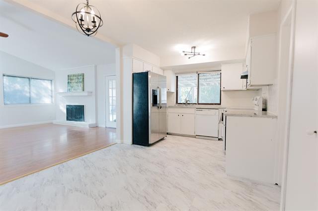 Foto del edificio - 2103 Cedarcrest Dr