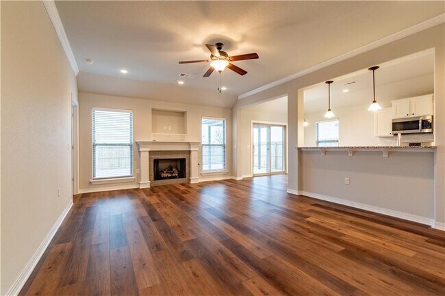Building Photo - 4487 W Divide Dr