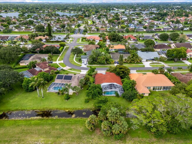 Building Photo - 1732 Farmington Cir