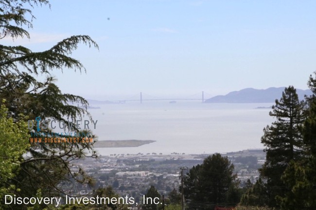 Building Photo - 2 br, 2 bath House - 2727 Marin Avenue