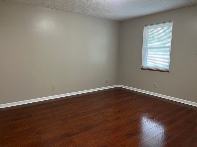 Foto del edificio - 480 E Red Bud Rd