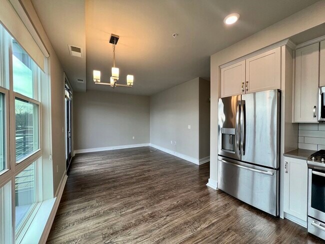 Photo - 1800 Mt Vernon Ave Apartment