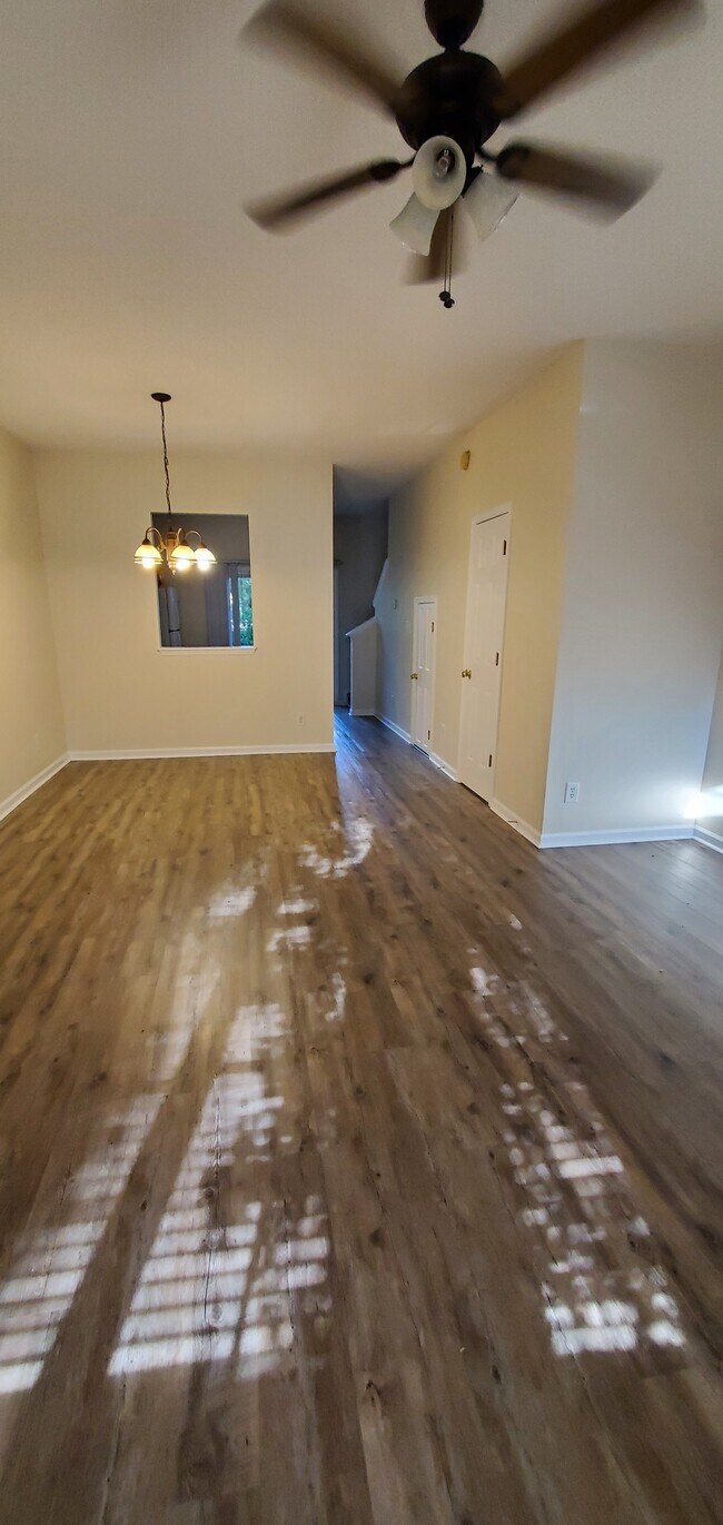 Foto del edificio - 117 Maddux Ln