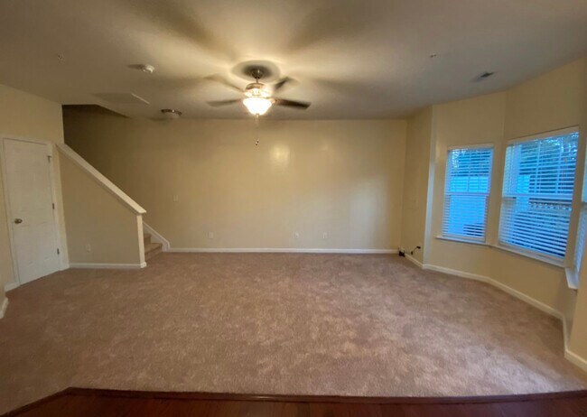 Foto del edificio - 300 Coalinga Ln