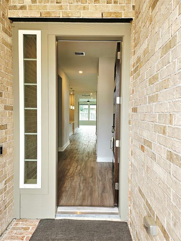 Foto del edificio - 15822 Pilot Knob Dr