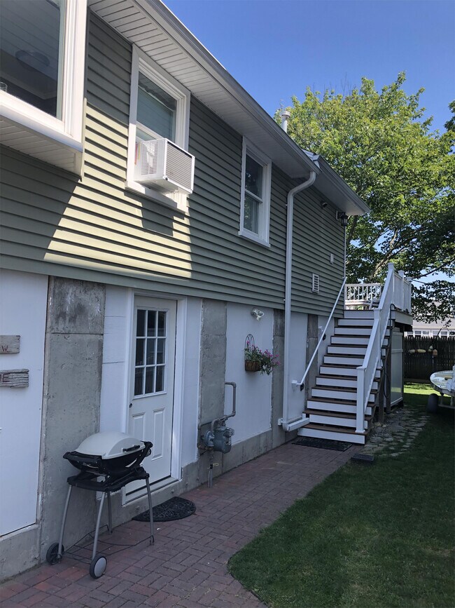 15 Sand St, Milford, CT 06460 House Rental in Milford, CT