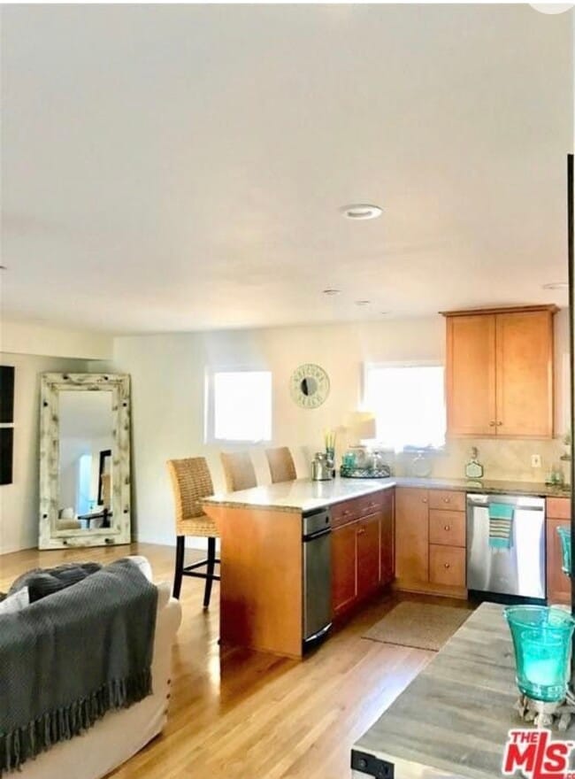 Kitchen island/bar - 210 Whiting St