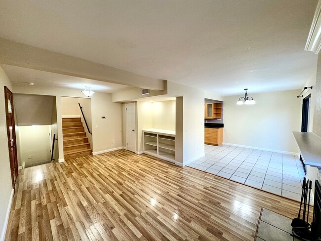 Foto del edificio - Great 3B/2BA Townhome in Vista!