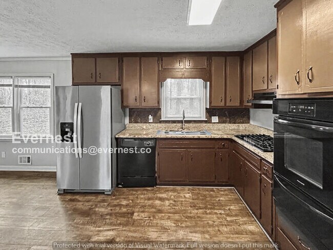 Building Photo - 3 Bed/2 Bath Home with Attached Garage / Pet-Friendly / Available Now!