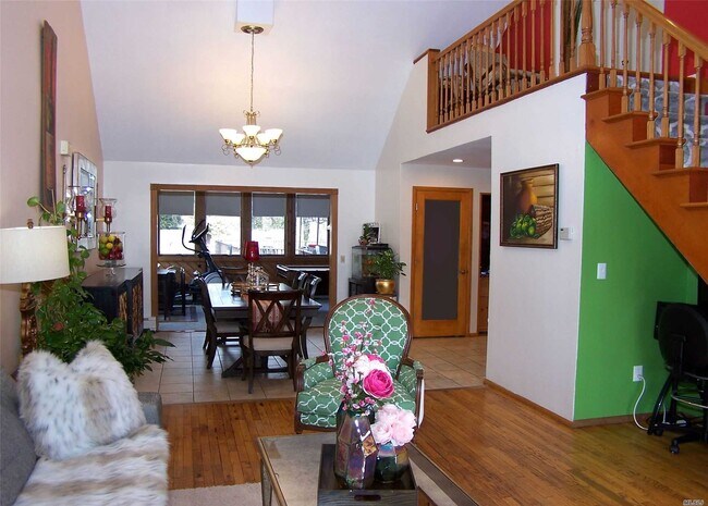 Foto del edificio - 28 Greenbrier Ave