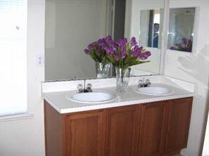 Foto del edificio - 515 Hunters Ridge Dr