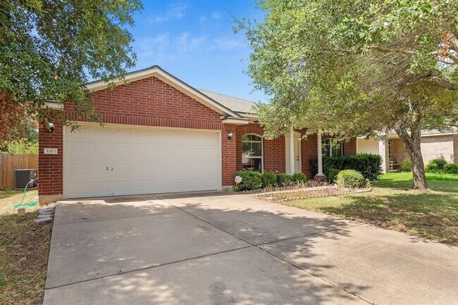 Foto del edificio - 3303 Blue Ridge Dr