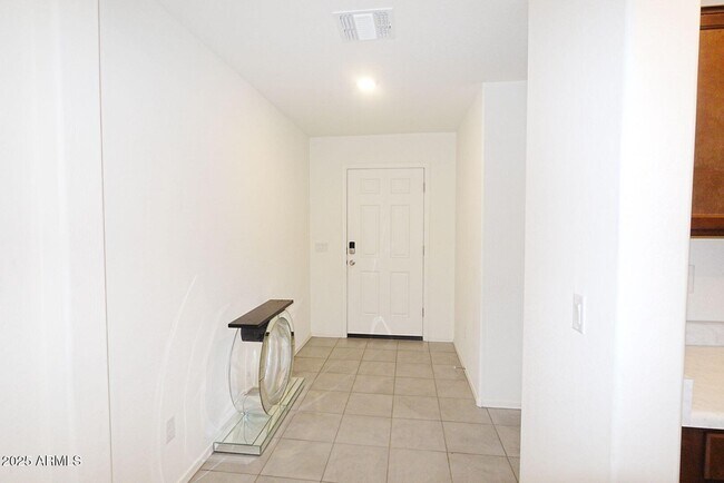 Foto del edificio - 12421 W Belmont Ave.