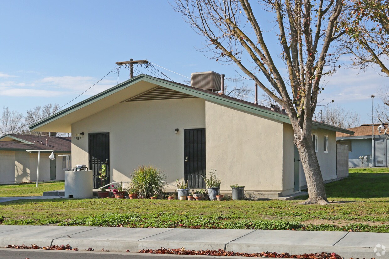 Building Photo - Mendoza Terrace I & II